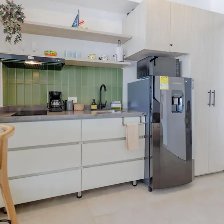Apartamento Encantador Y Moderno Estudio Con Piscina A Pasos Del Aeropuerto *