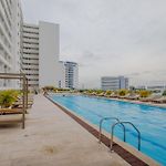 Encantador y moderno estudio con piscina a pasos del aeropuerto