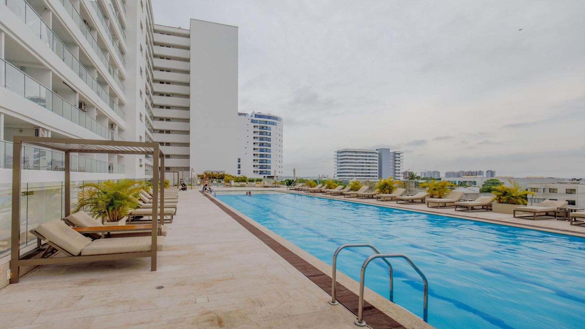 Encantador Y Moderno Estudio Con Piscina A Pasos Del Aeropuerto Apartamento Cartagena