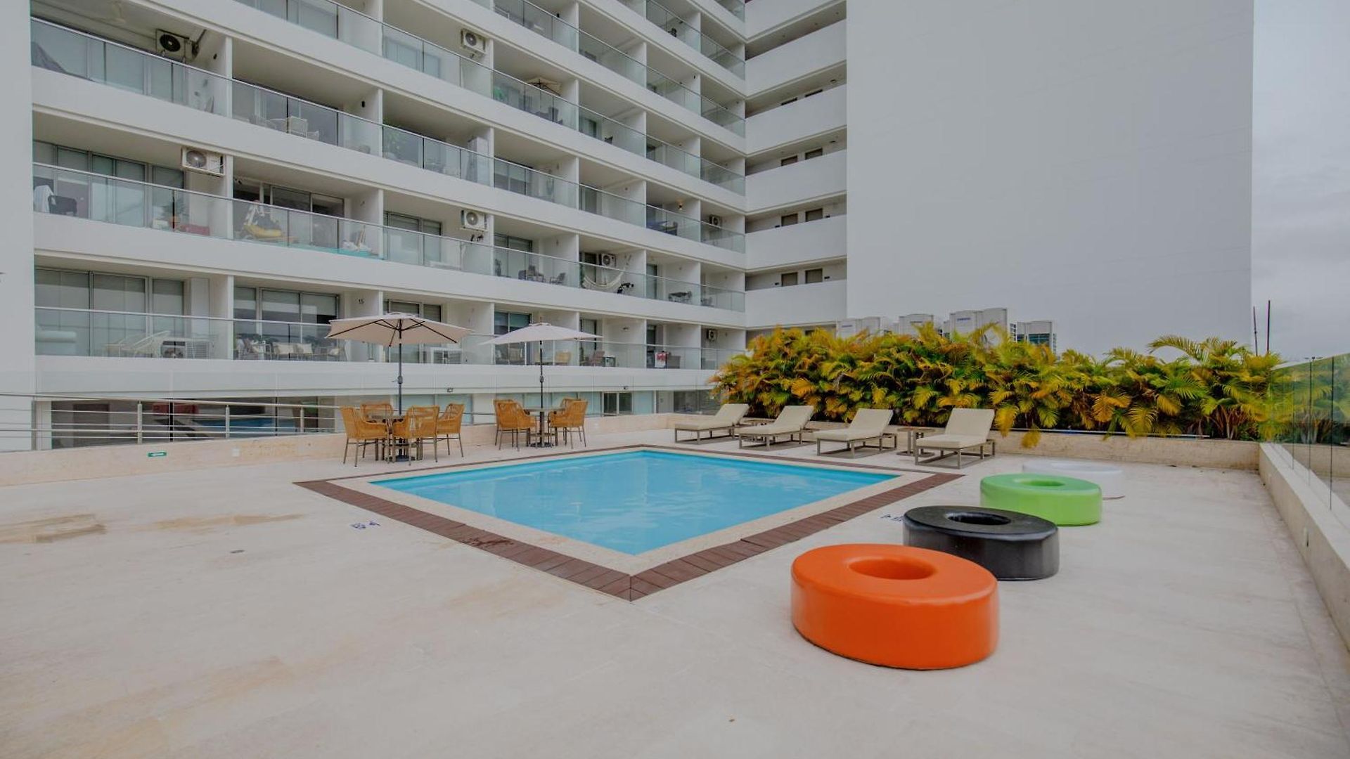 Apartamento Encantador Y Moderno Estudio Con Piscina A Pasos Del Aeropuerto