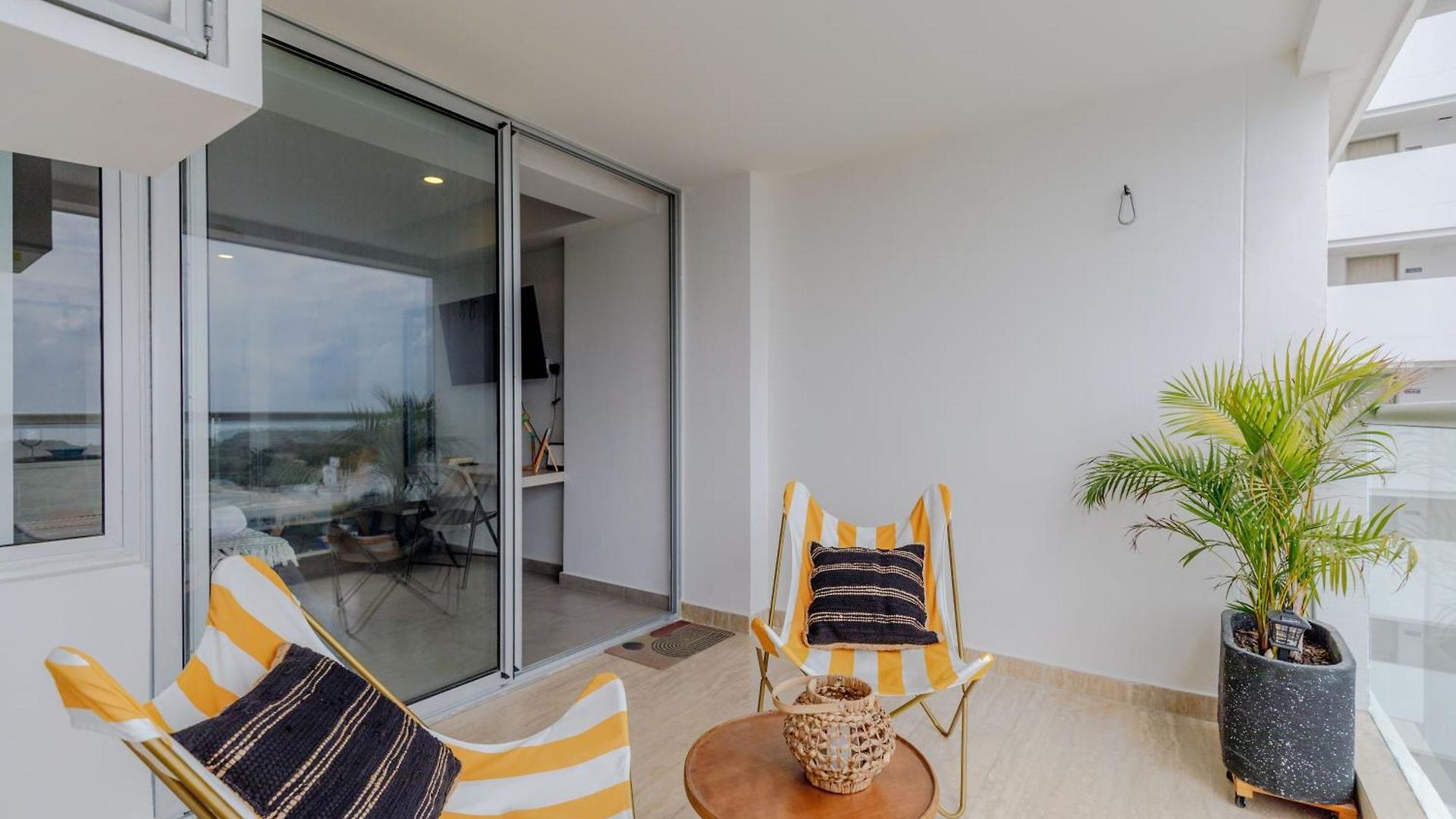 Apartamento Encantador Y Moderno Estudio Con Piscina A Pasos Del Aeropuerto