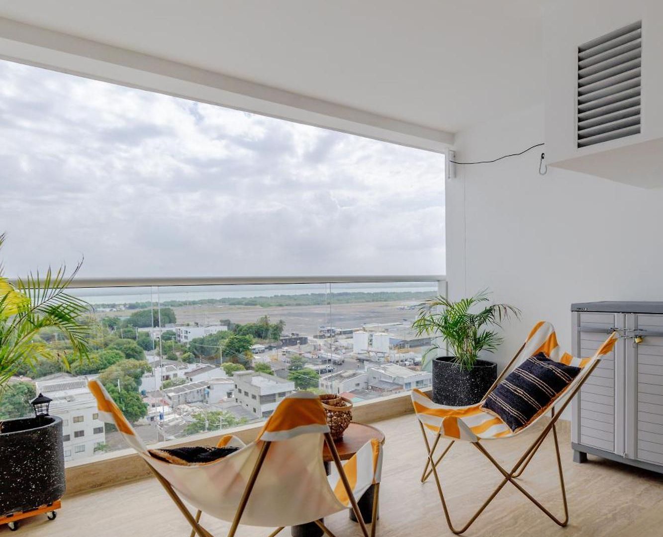 Encantador Y Moderno Estudio Con Piscina A Pasos Del Aeropuerto Cartagena