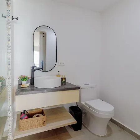 Apartamento Encantador Y Moderno Estudio Con Piscina A Pasos Del Aeropuerto *